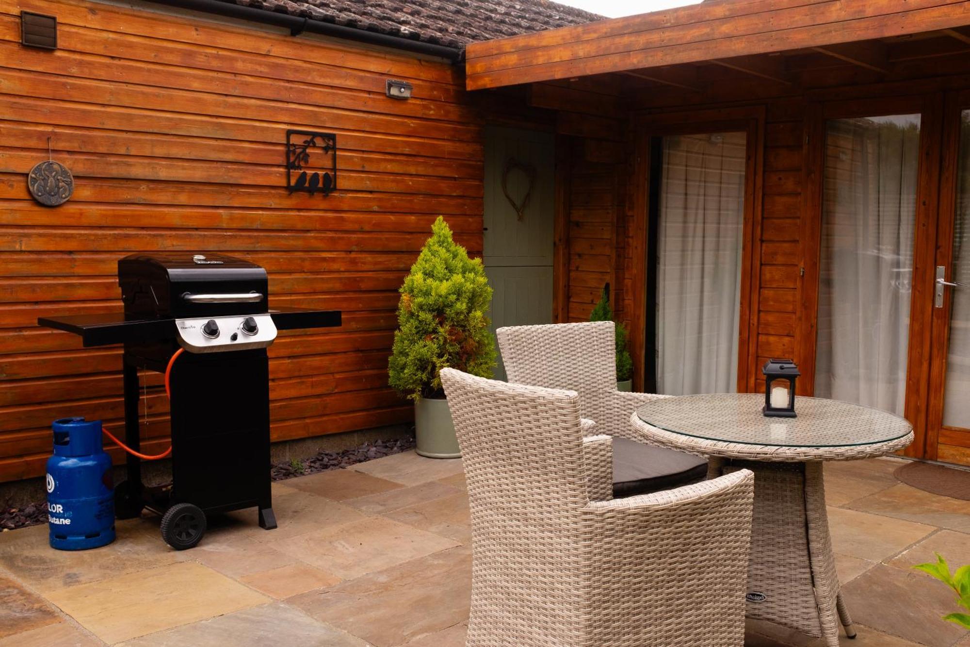 Moors Wood Relaxing ,Tranquil Retreat With Hot Tub Villa ชิปเพแนม ภายนอก รูปภาพ