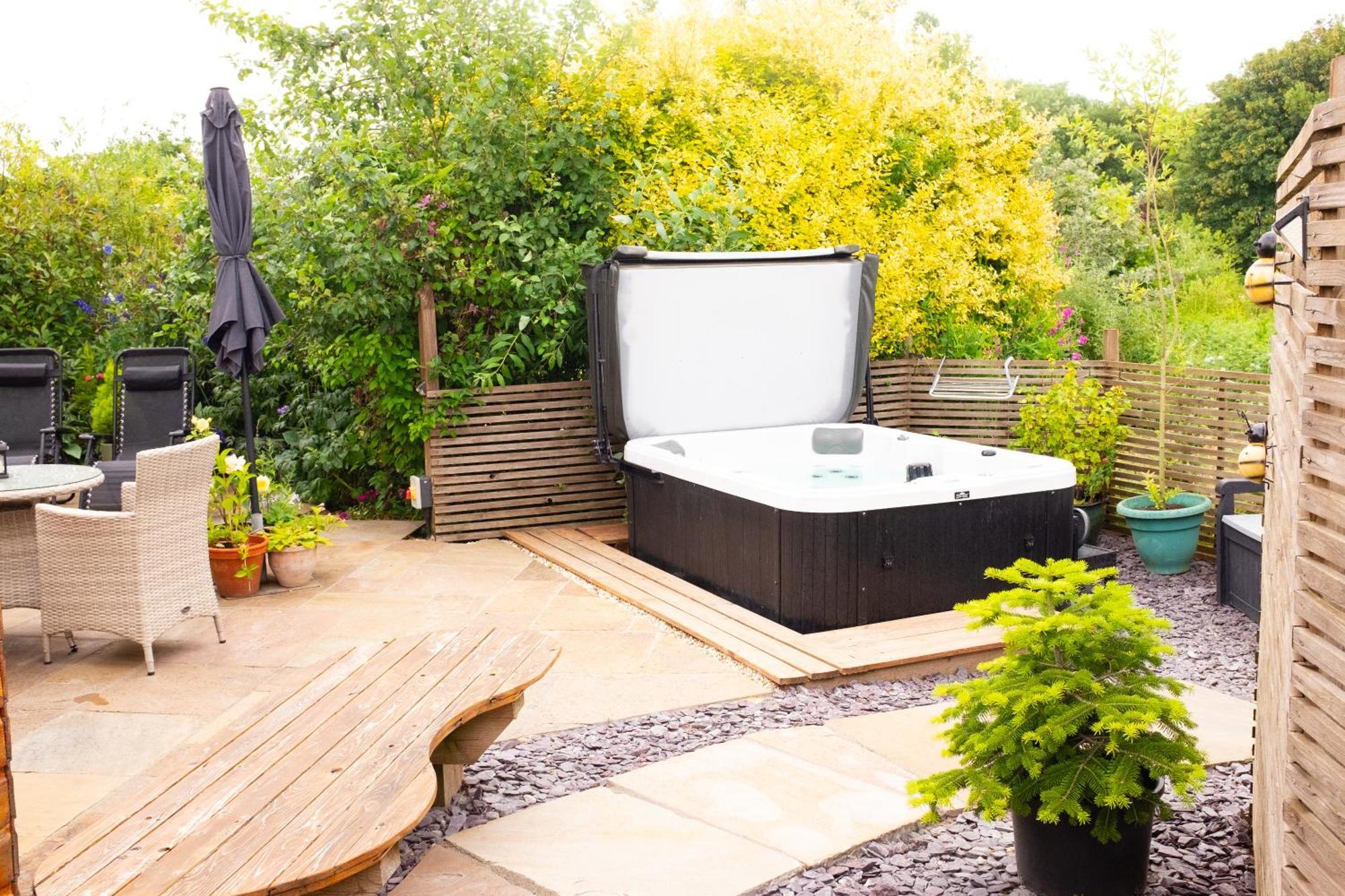 Moors Wood Relaxing ,Tranquil Retreat With Hot Tub Villa ชิปเพแนม ภายนอก รูปภาพ