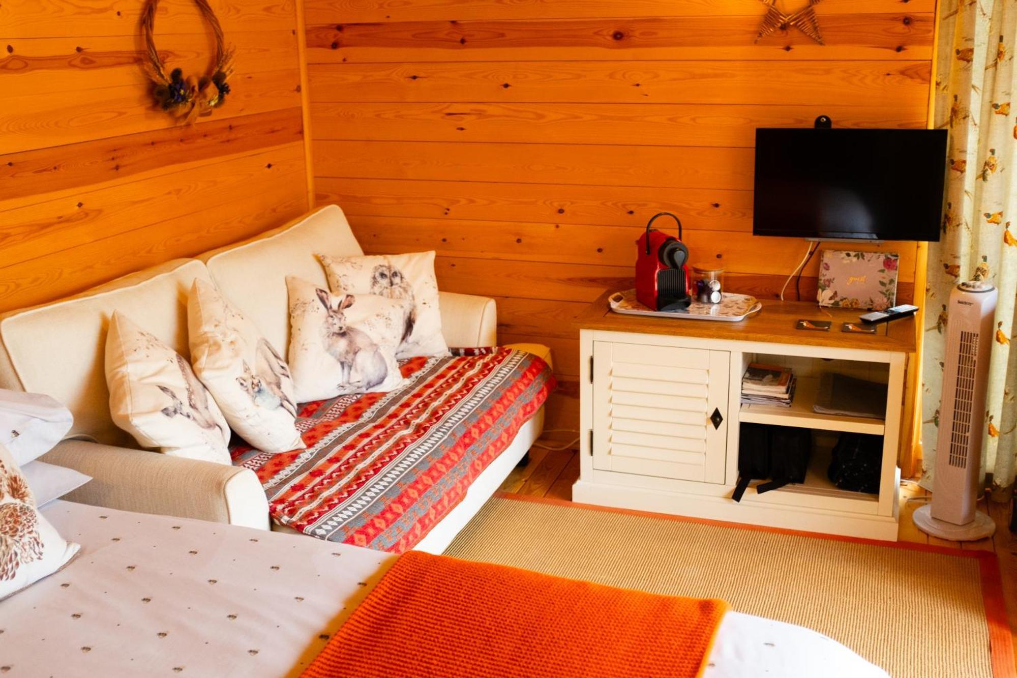 Moors Wood Relaxing ,Tranquil Retreat With Hot Tub Villa ชิปเพแนม ภายนอก รูปภาพ
